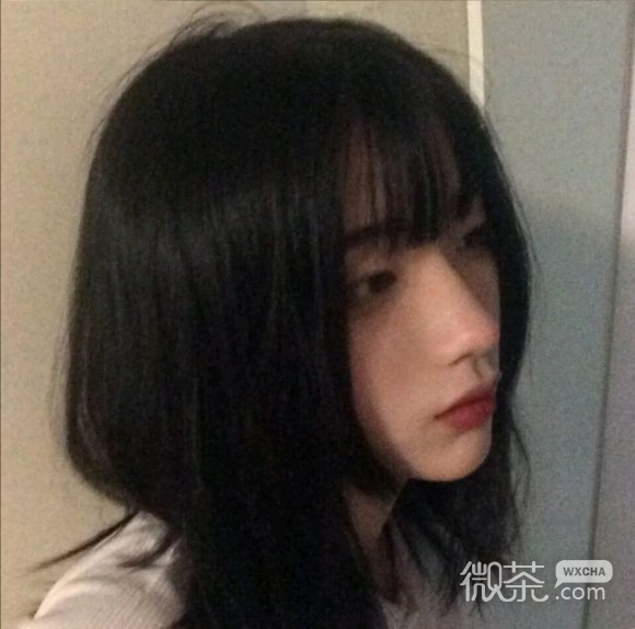 颓废高冷时尚女生头像