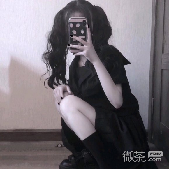 颓废高冷时尚女生头像
