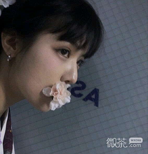 颓废高冷时尚女生头像