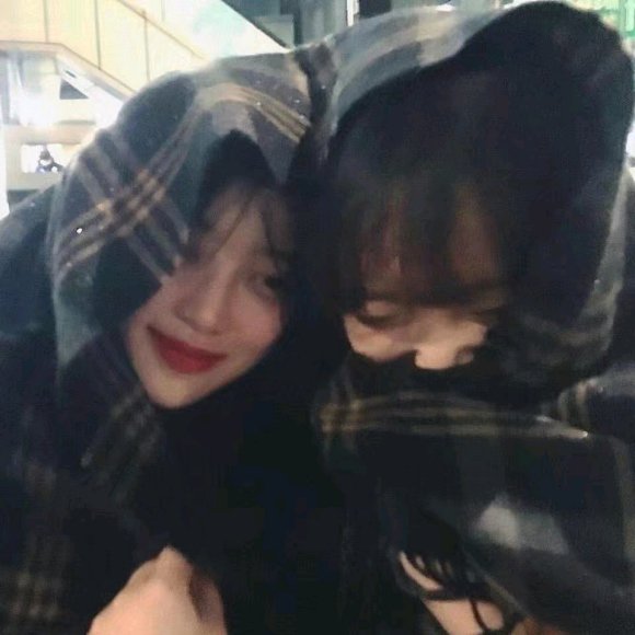 成熟文艺性感长发微信女生头像