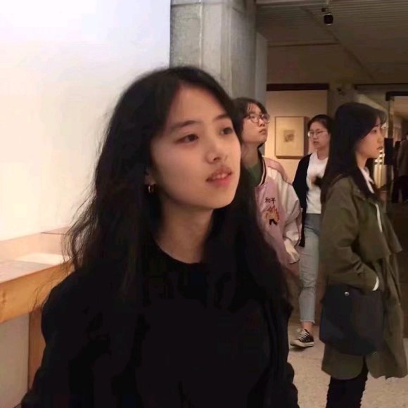 成熟文艺性感长发微信女生头像