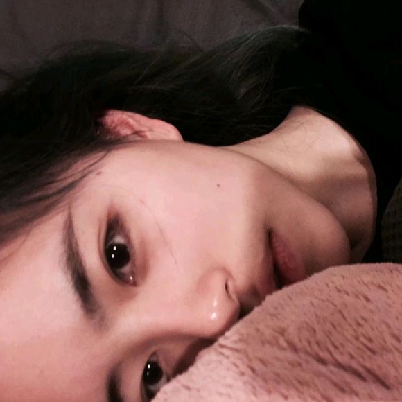 酷酷的激萌深沉微信女生头像