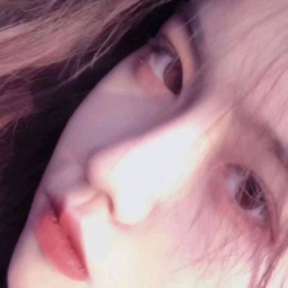 酷酷的激萌深沉微信女生头像