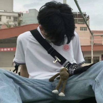 内涵帅气的微信气质男生头像