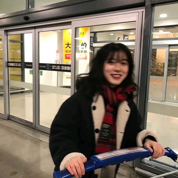 酷酷的激萌深沉微信女生头像