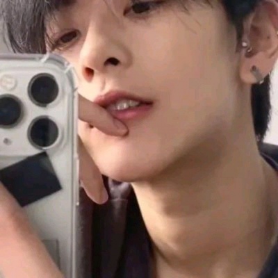 帅气高冷范的微信男生头像合集