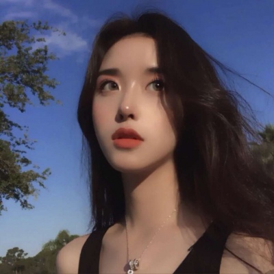 时尚成熟的微信优雅女生头像