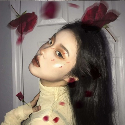 时尚成熟的微信优雅女生头像