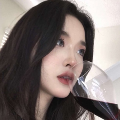 时尚成熟的微信优雅女生头像