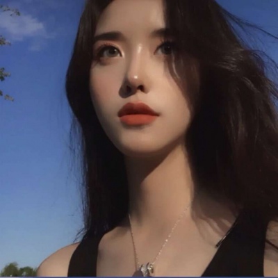 时尚成熟的微信优雅女生头像