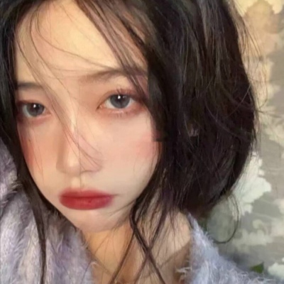 成熟高冷的微信帅气女生头像