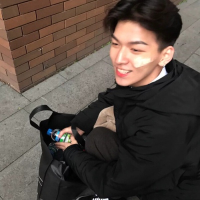 帅气个性的微信鲜肉男生头像