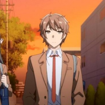 一对两张的樱岛麻衣主题情侣头像