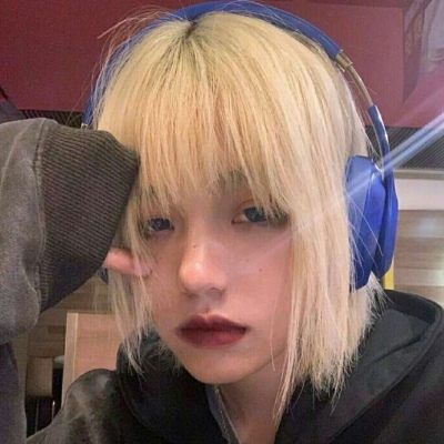 成熟高冷的微信帅气女生头像