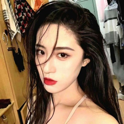 成熟高冷的微信帅气女生头像