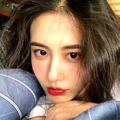 成熟高冷的微信帅气女生头像