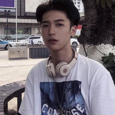 帅气个性的微信鲜肉男生头像