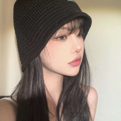 高冷颜值高的微信帅气女生头像