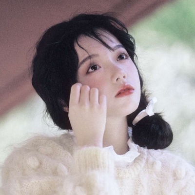 好看颜值高的微信知性女生头像