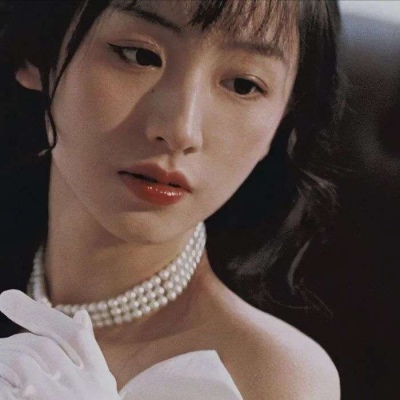 好看颜值高的微信知性女生头像