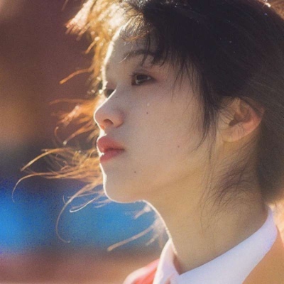 好看颜值高的微信知性女生头像