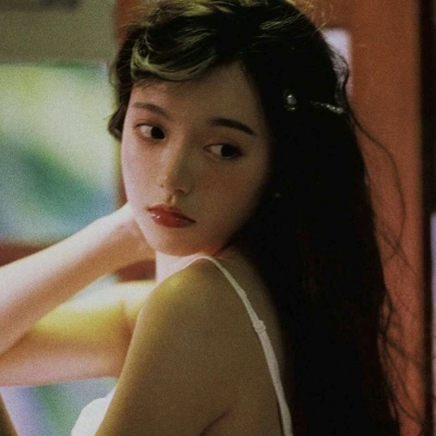 好看颜值高的微信知性女生头像