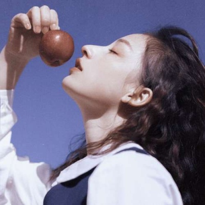 好看颜值高的微信知性女生头像
