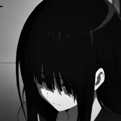 流泪伤感风格的微信动漫女生头像