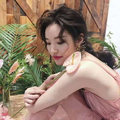 好看颜值高的微信极品女生头像