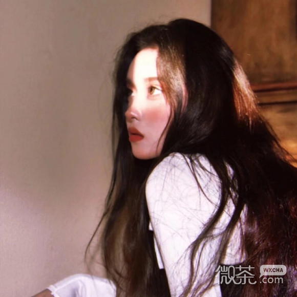 小清新文艺长发迷人微信女生头像