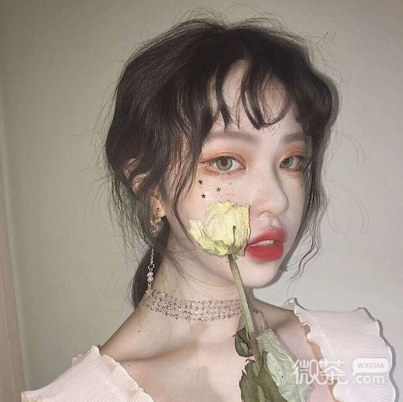 成熟小清新性感微信女生头像