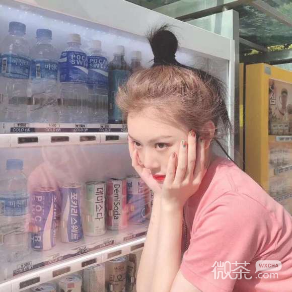 最潮深沉时尚微信女生头像