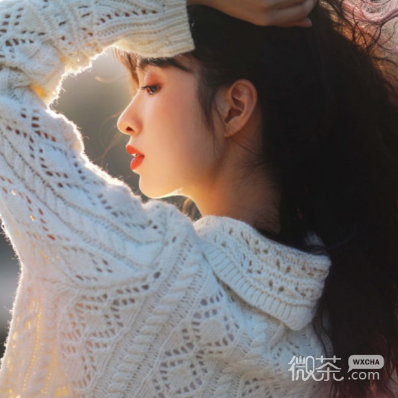 俏皮时尚微信性感女生头像
