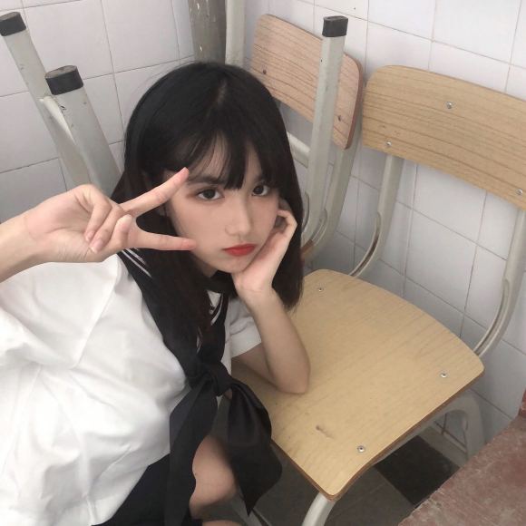 御姐时尚洒脱微信女生头像