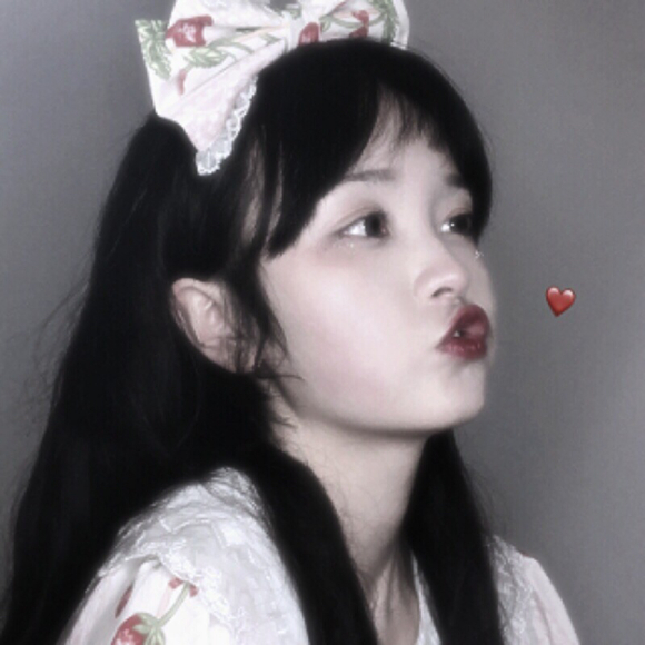 御姐时尚洒脱微信女生头像