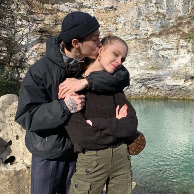 2020微信最新欧美主题情侣头像