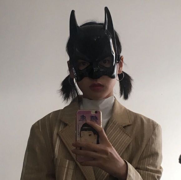 御姐时尚洒脱微信女生头像