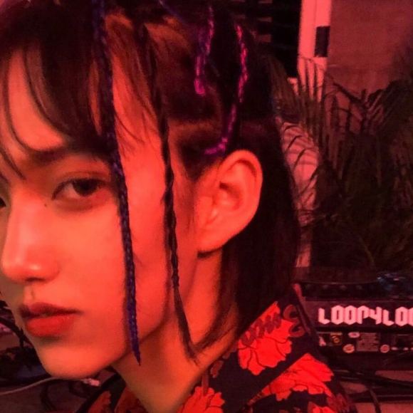 御姐时尚洒脱微信女生头像