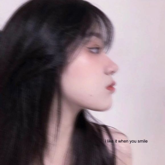 御姐时尚洒脱微信女生头像