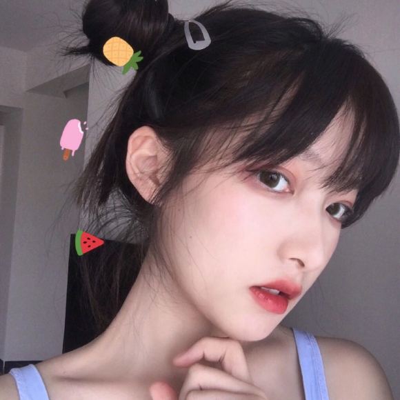 御姐时尚洒脱微信女生头像