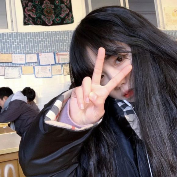 御姐时尚洒脱微信女生头像