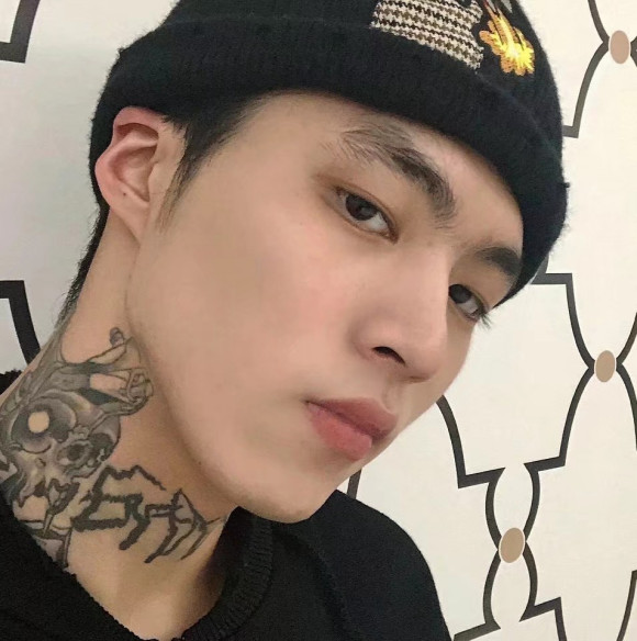 冷酷性感最潮微信男生头像