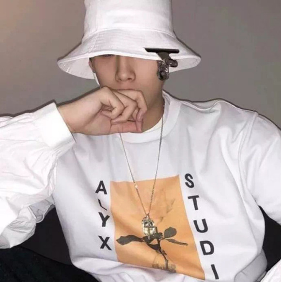 冷酷性感最潮微信男生头像