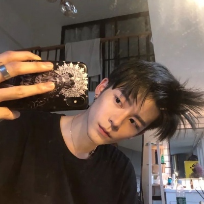 帅气迷人的微信高颜值男生头像