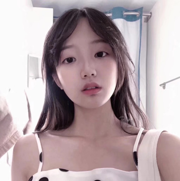 最潮简单优雅微信女生头像