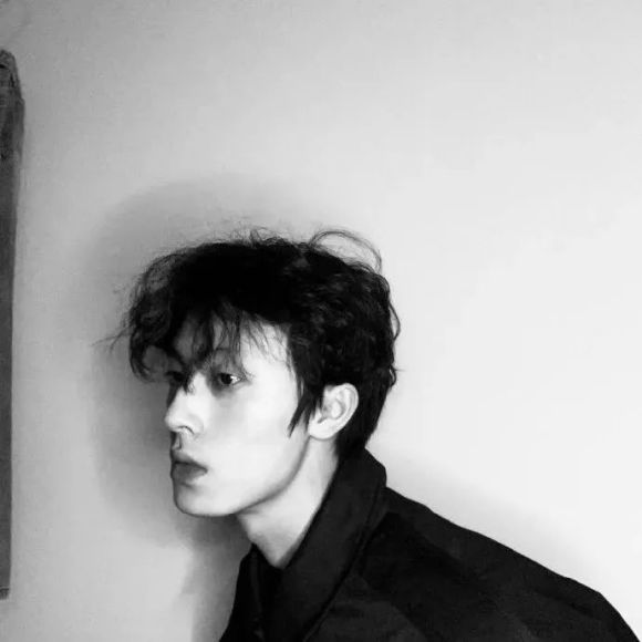 冷酷性感最潮微信男生头像