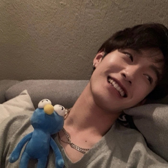 冷酷性感最潮微信男生头像