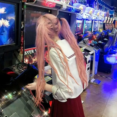 可爱带耳机的微信电竞女生头像