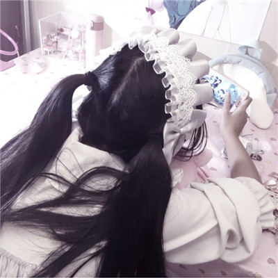 可爱带耳机的微信电竞女生头像