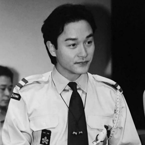 微信酷酷的冷漠男生头像